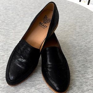 BEAST FASHION Black snakeskin like flat